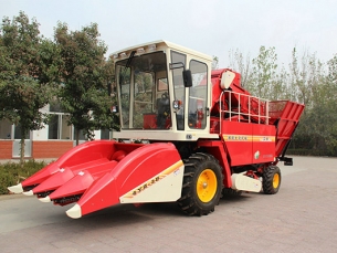 自走式玉米收獲機(jī)